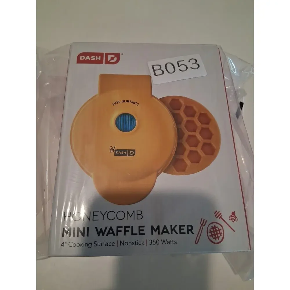 Dash Honeycomb Mini Waffle Maker 4